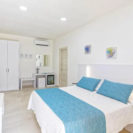 Zaro Hotel 4*