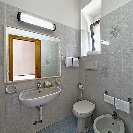 Zaro Otel 4*
