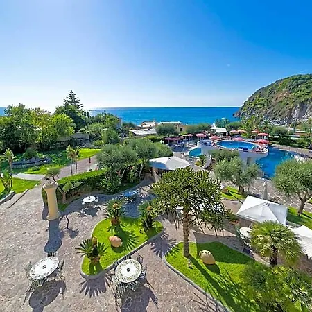 Zaro Hotell