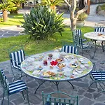 Hotell Zaro