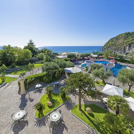 Zaro Hotel